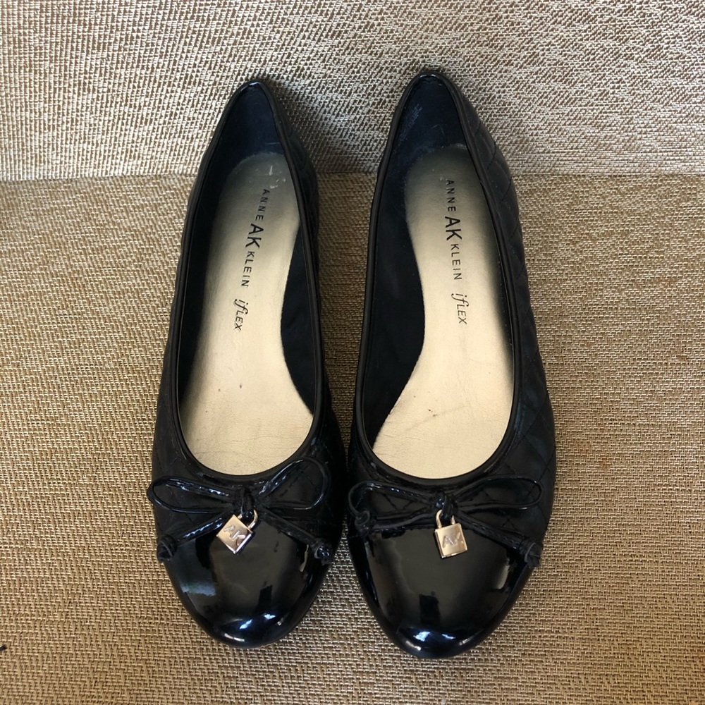 Anne Klein iflex black flats with bow